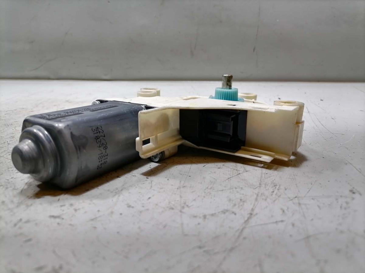 Audi A4 8K B8 original Fensterhebermotor vorn rechts Bj.2009